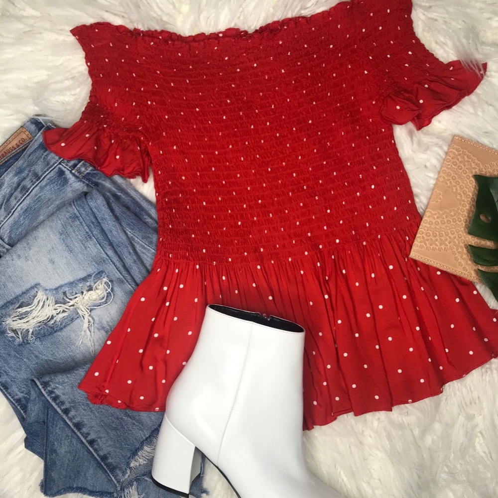 ‼️FINAL $$ DROP‼️ JAPNA Red off the Shoulder Top